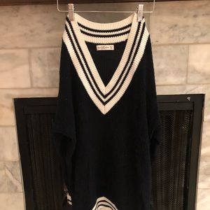 Abercrombie navy sweater XS/S